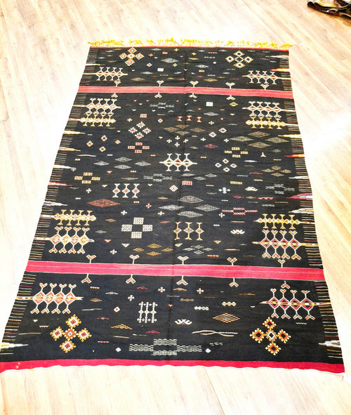 Vintage Akhnif 001 – handmade Moroccan wool rug from the High Atlas, 3.22 × 2.11 m – view 1 of 8